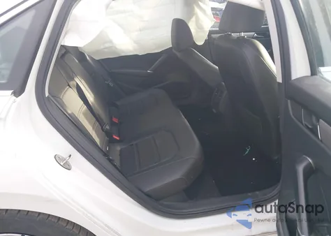 2021 Volkswagen Passat 2.0T Se z USA, uszkodzony, nr VIN 1VWSA7A3XMC014111